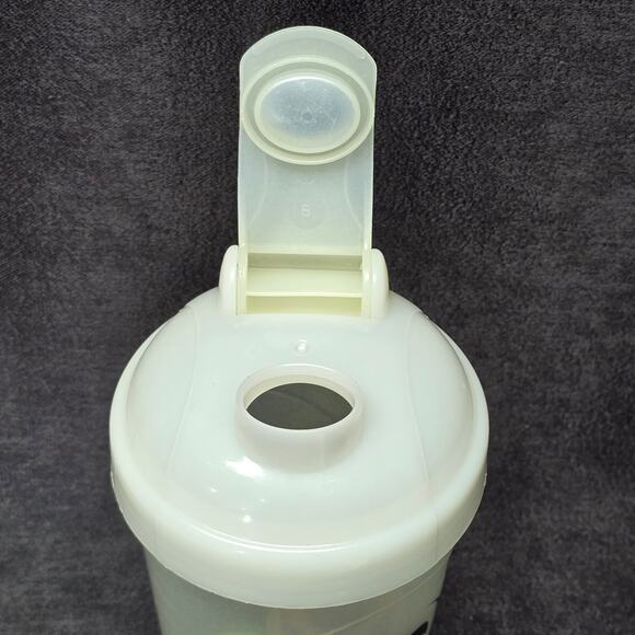 G Fuel Glow In The Dark Shaker Cup 16 oz Mixer Sport Bottle Limited Edition - Picture 7 of 15